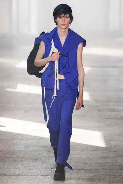 Look 13